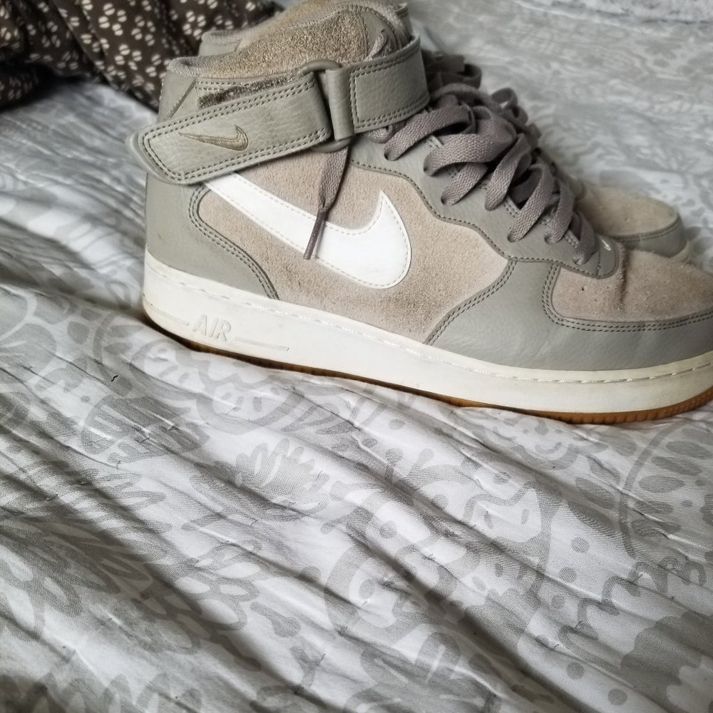 🔥Fresh Air Force 1 gray slighlty creased 🔥